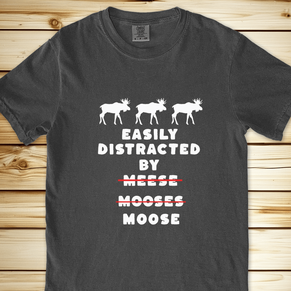 2273 Easily Distracted By Moose Relaxed Fit Tee - Pepper